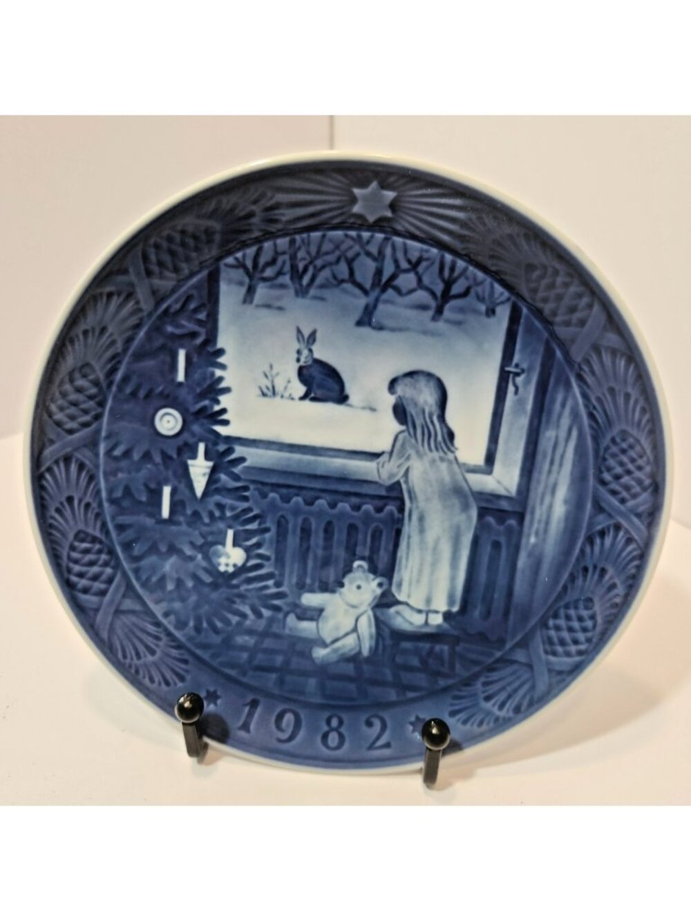 Vtg 1982 Royal Copenhagen Collector Plate "Waiting for Christmas" Denmark Blue